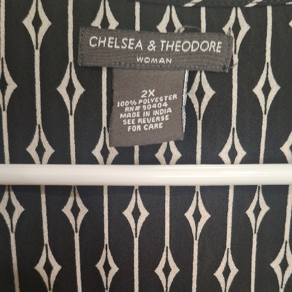 Chelsea & Theodore Black and White Patterned Vest Size 2x - Picture 4 of 10